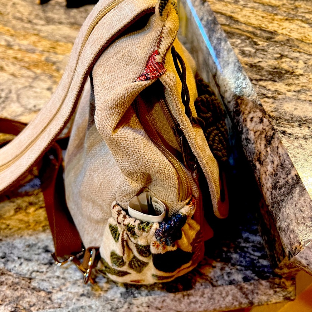 Floral Embroidered Beige Backpack - Picture 5 of 5